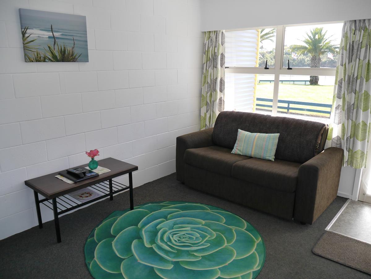 Raglan Palm Beach Motel المظهر الخارجي الصورة