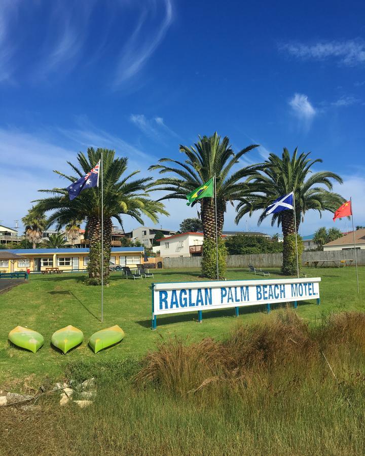 Raglan Palm Beach Motel المظهر الخارجي الصورة