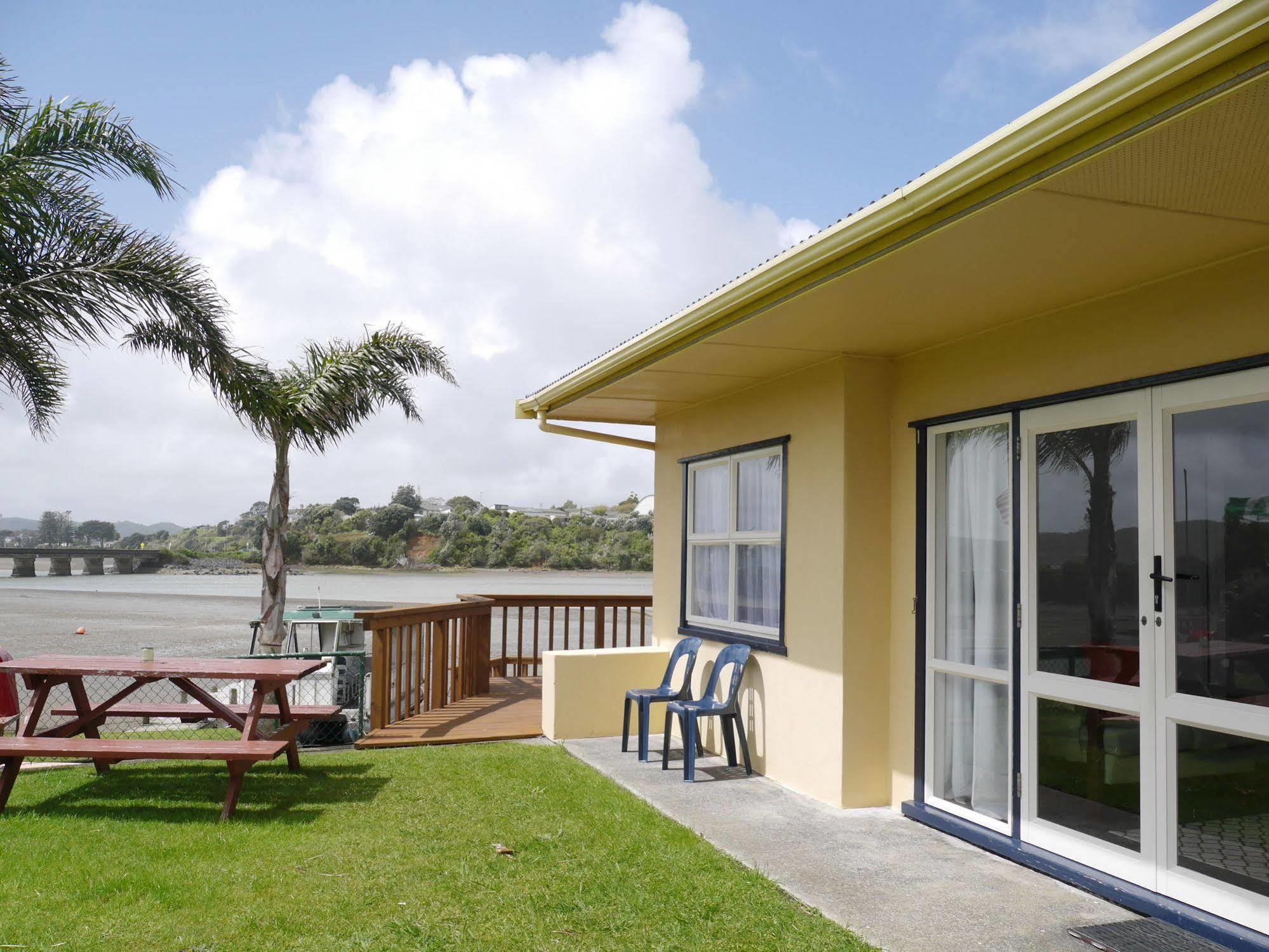 Raglan Palm Beach Motel المظهر الخارجي الصورة