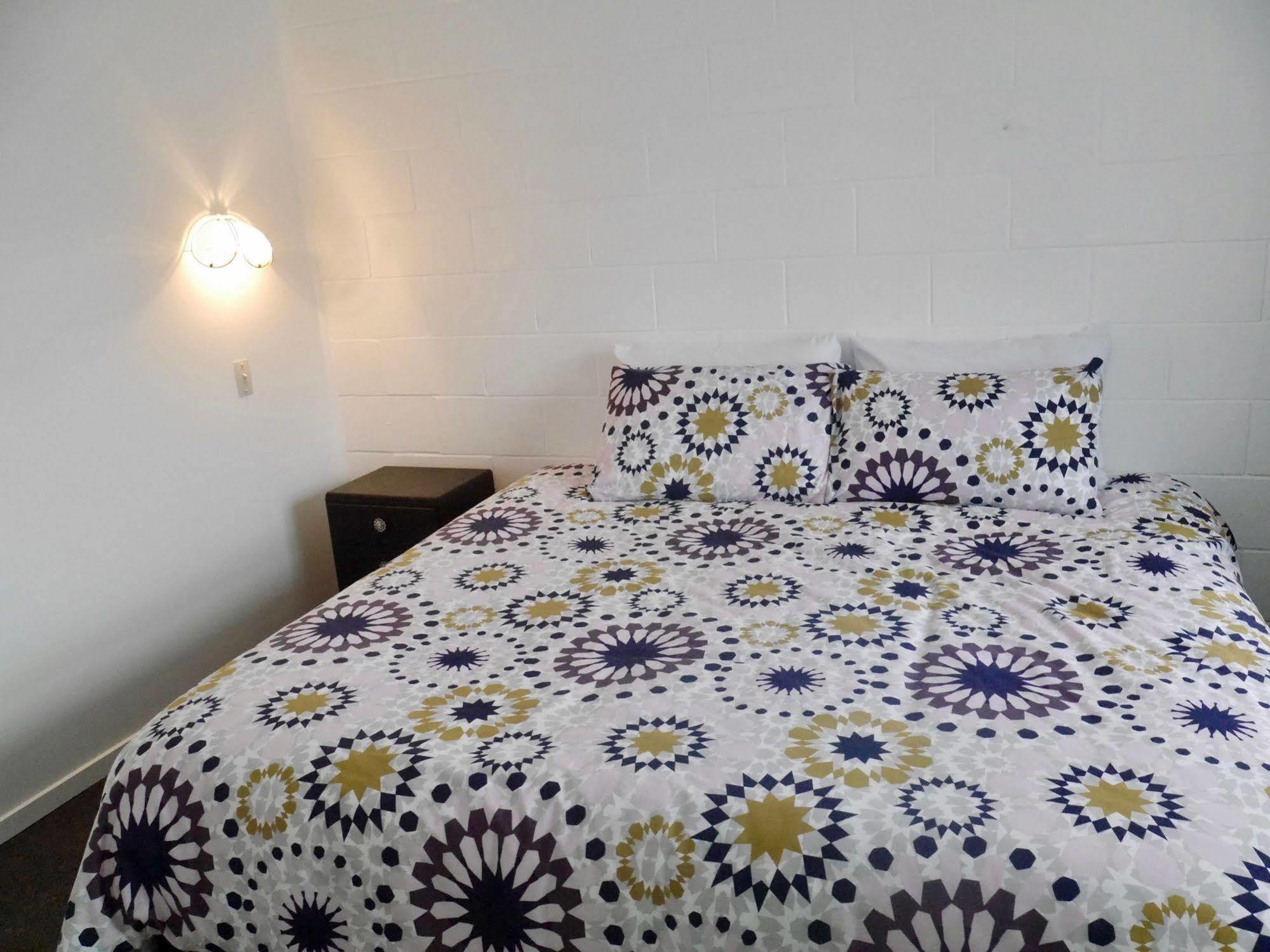 Raglan Palm Beach Motel المظهر الخارجي الصورة