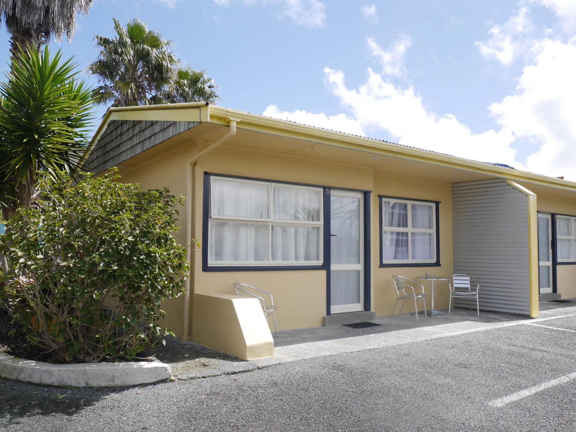 Raglan Palm Beach Motel المظهر الخارجي الصورة